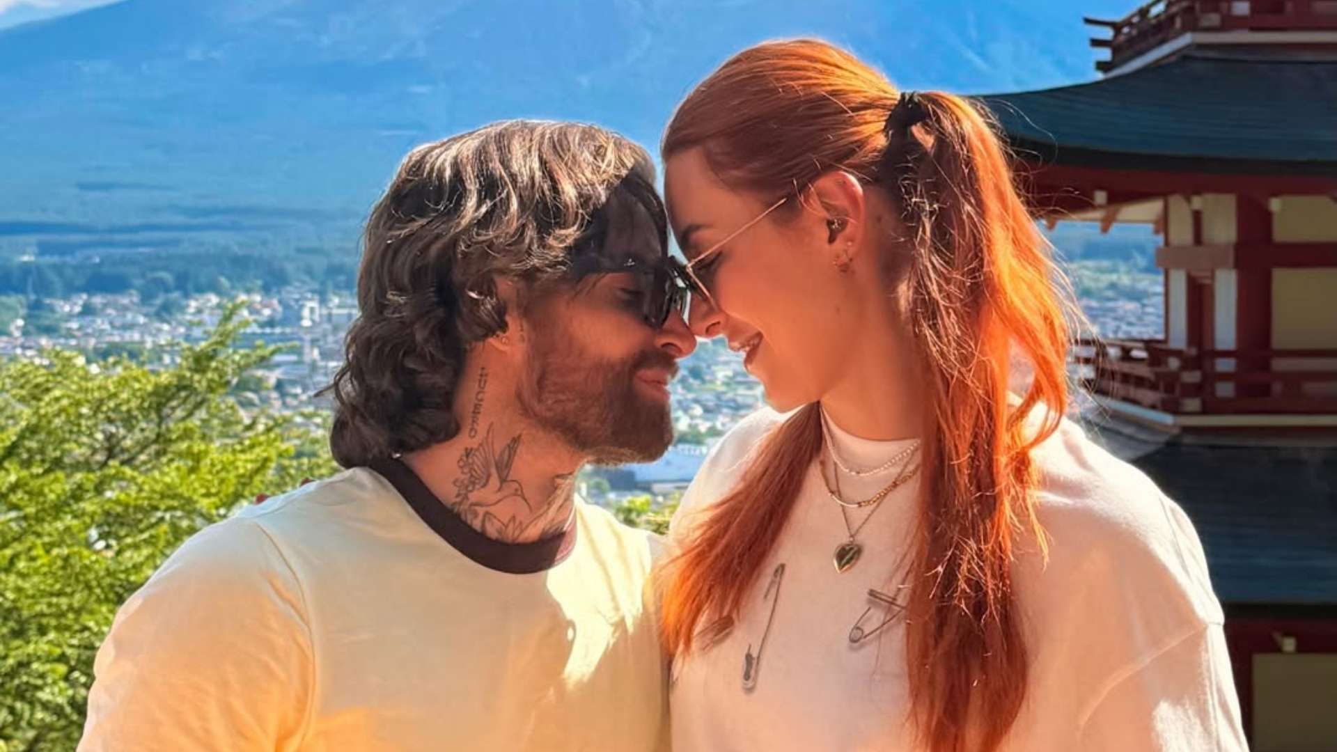Japón fue el escenario elegido por Mateo Varela para pedirle matrimonio a Norma Nivia.