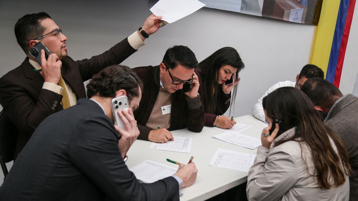 Ser jurado de votación en Colombia no es una actividad voluntaria. La ley electoral establece que las personas designadas por la Registraduría deben cumplir con esta responsabilidad.