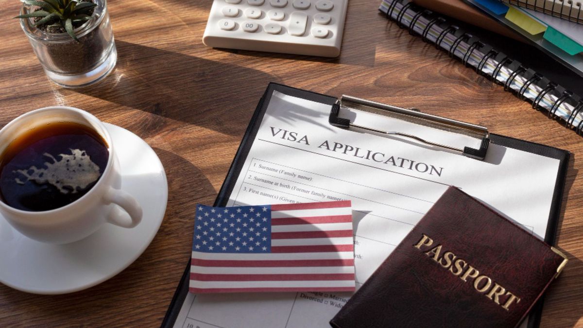 La visa H-1B permite que trabajadores extranjeros altamente calificados puedan desempeñarse legalmente en Estados Unidos.