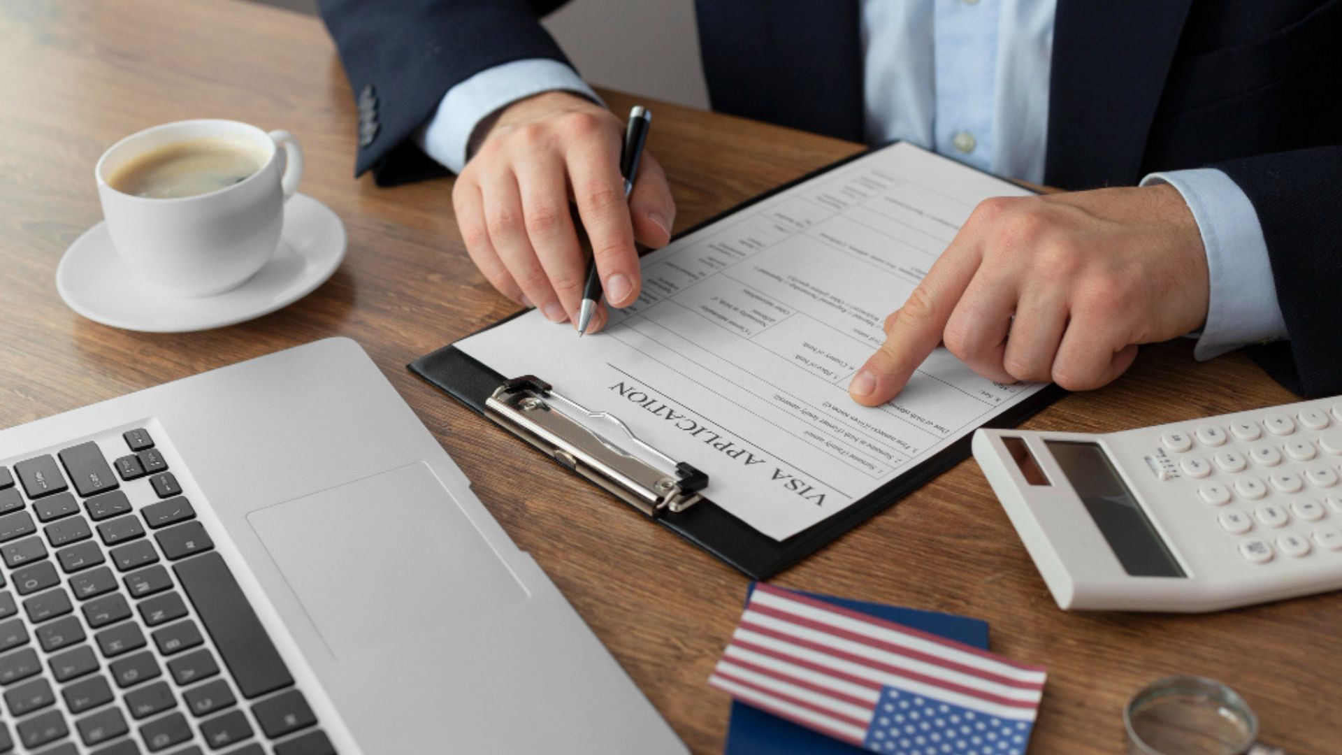 La principal consecuencia es que las nuevas solicitudes de visas H-1B ya no deberán pagar los US$ 100.000 establecidos por la medida anulada.