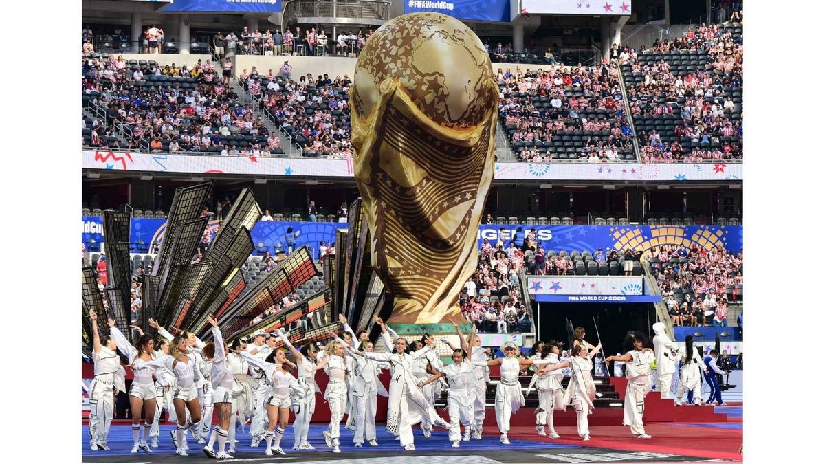 Miles de aficionados asistieron al SoFi Stadium para presenciar la apertura del Mundial 2026.