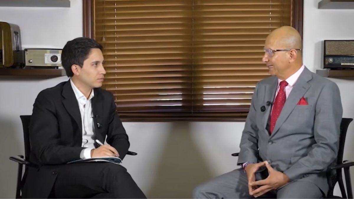 El subdirector de noticias de La FM, Santiago Ángel, entrevistó al General Jorge Ricardo Hernández.