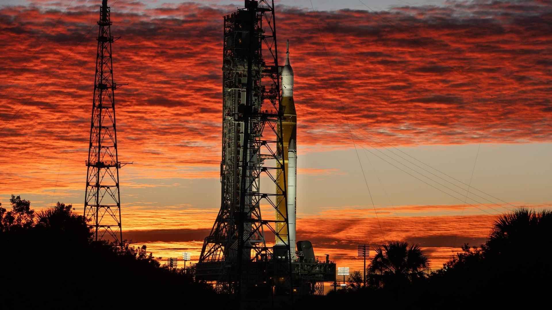 La ropa creada por Prada y Axiom Space será utilizada en pruebas previas a futuras misiones lunares.