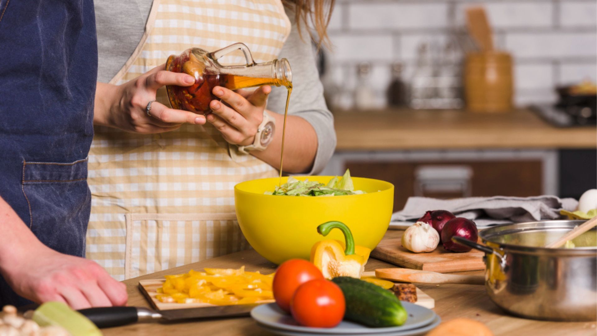 El Departamento de Agricultura de Estados Unidos (USDA), por medio de MyPlate, recomienda variar las fuentes de proteína dentro de una alimentación saludable.