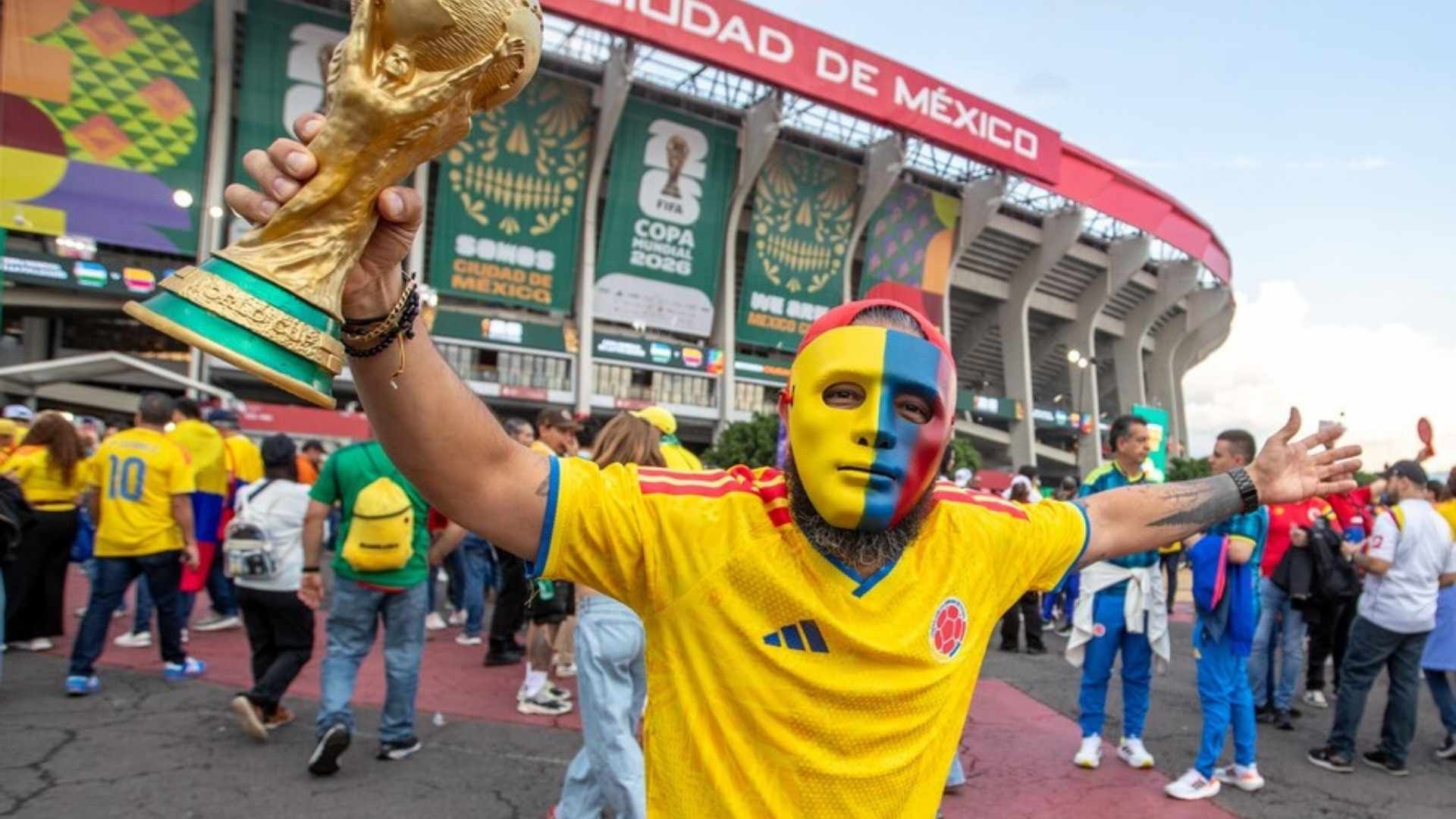 Varios famosos colombianos viajaron a México para acompañar a la Selección Colombia en su regreso a una Copa del Mundo.