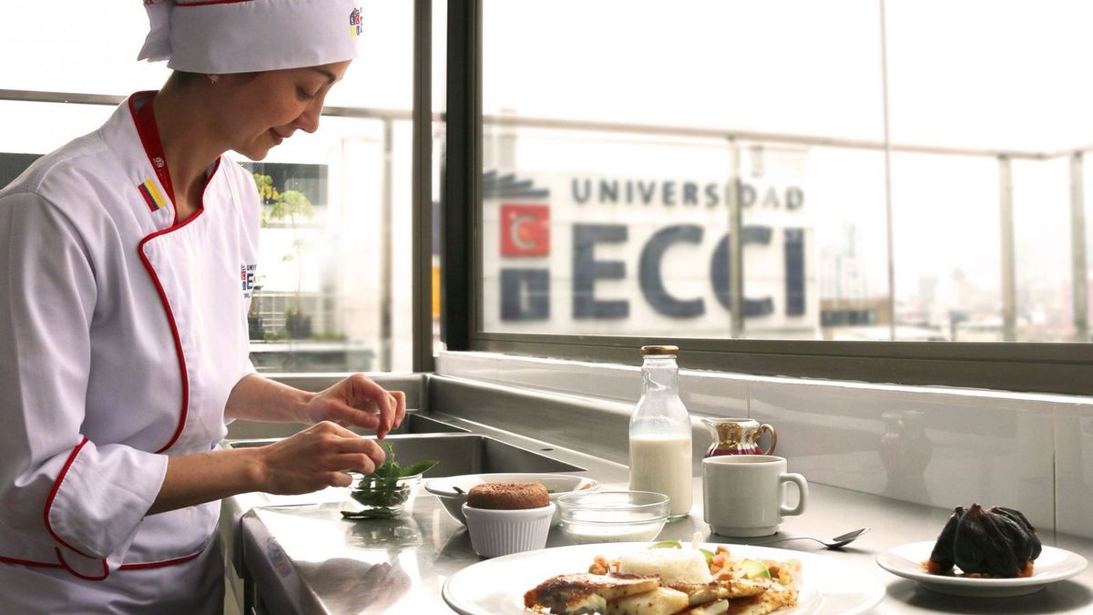 Reducir desperdicio de alimentos puede ahorrar hasta 20 % en costos a restaurantes, según expertos.