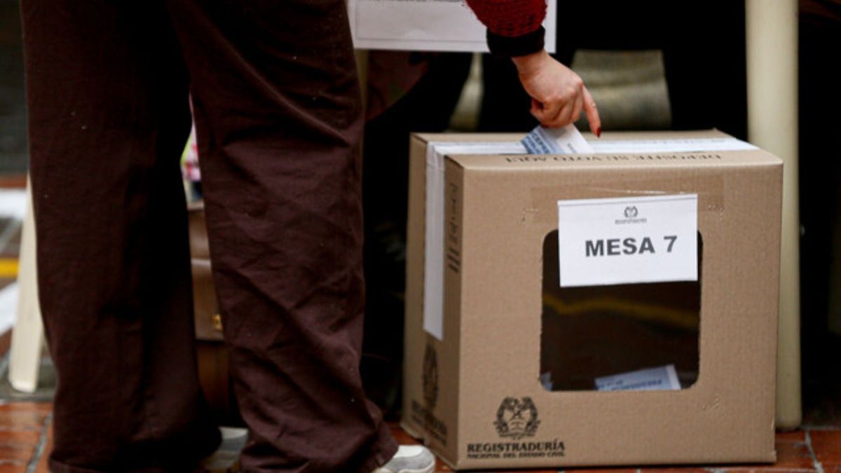 El jefe adjunto de la misión electoral de la Unión Europea confirmó que acompañarán los escrutinios hasta mediados de julio.