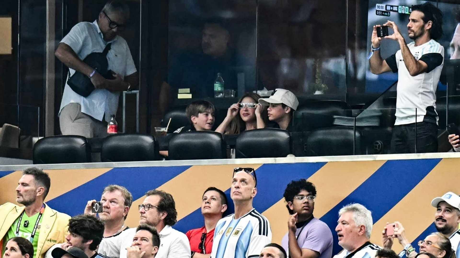 Shakira felicitó a Lionel Messi tras su doblete ante Austria y destacó su entrega con Argentina y su familia.