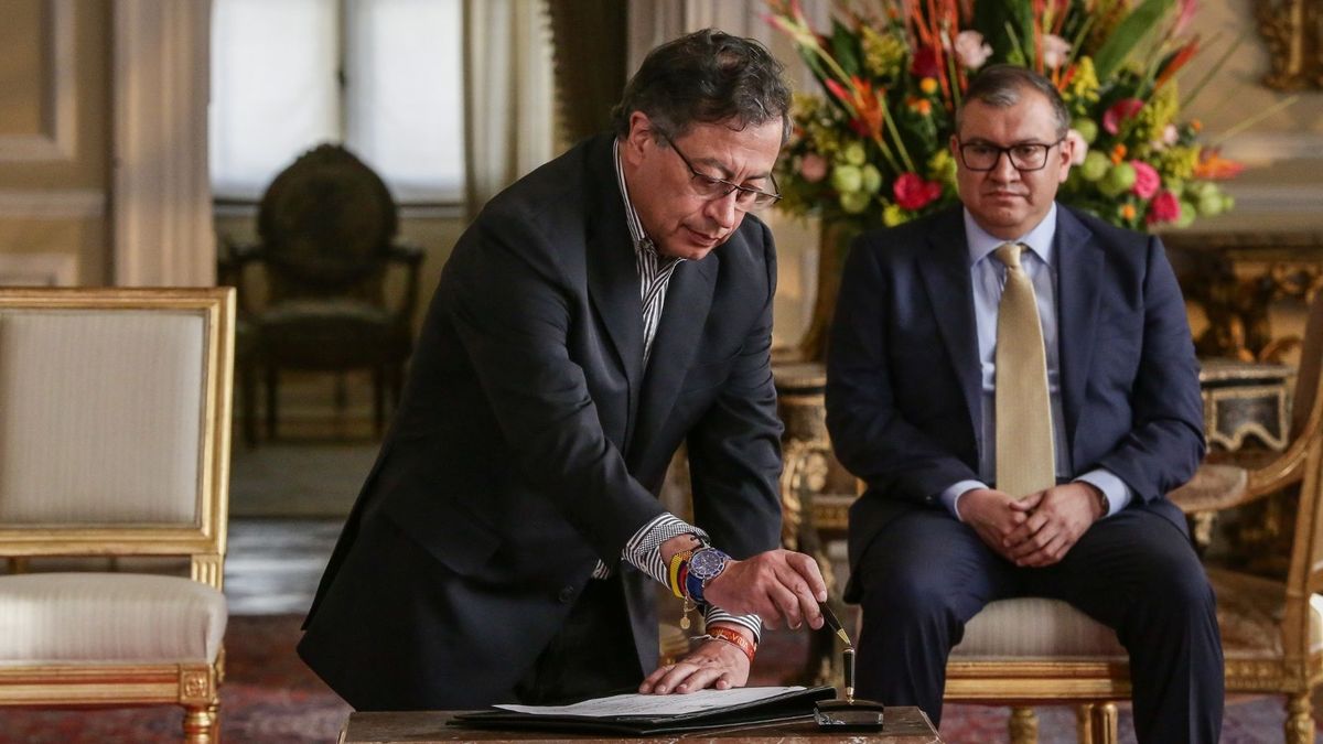 El magistrado Miguel Polo Rosero, quien se posesionó ante el presidente Gustavo Petro en enero de 2025, presentó una ponencia que la Corte Constitucional debe votar acerca de la emergencia económica decretada a principios de 2026.