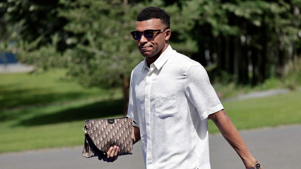 Kylian Mbappé, Ousmane Dembélé y otros jugadores de Francia han sido vistos con bolsos de Hermès, Dior, Chanel y Louis Vuitton durante el Mundial 2026.