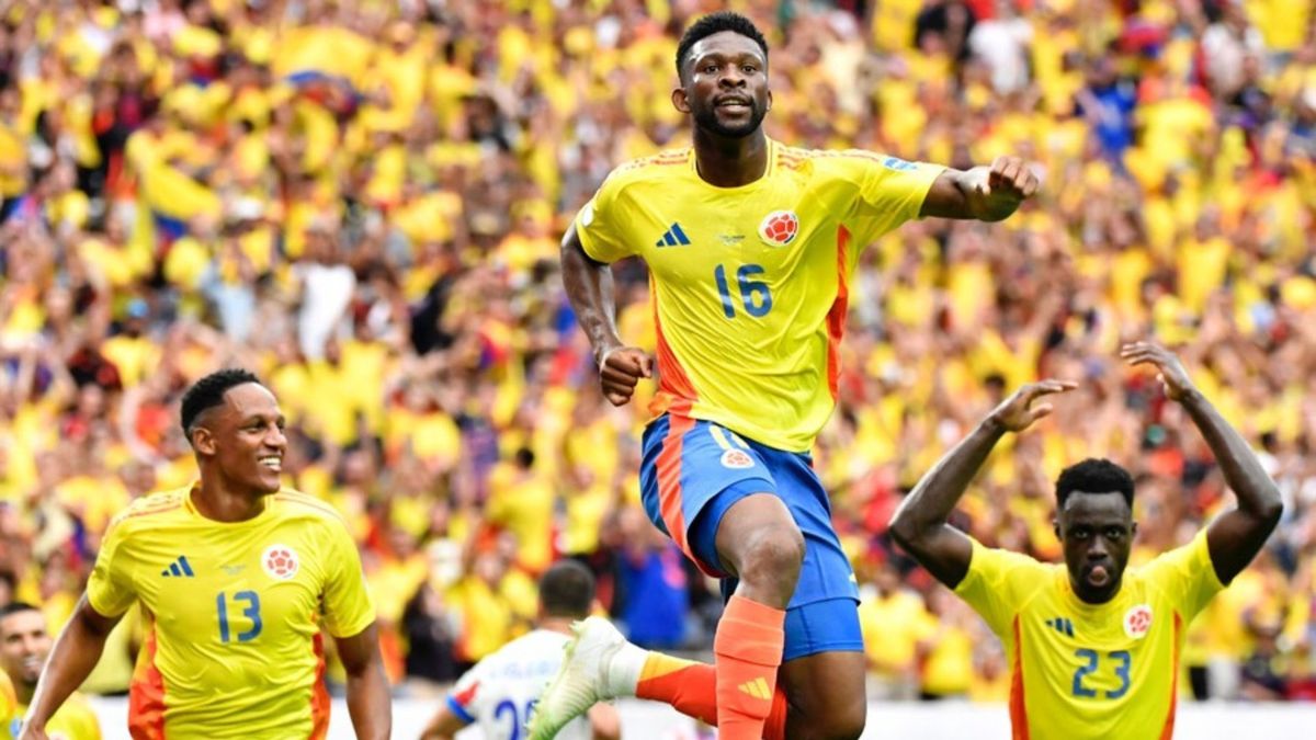 Jefferson Lerma celebra el gol de Colombia
