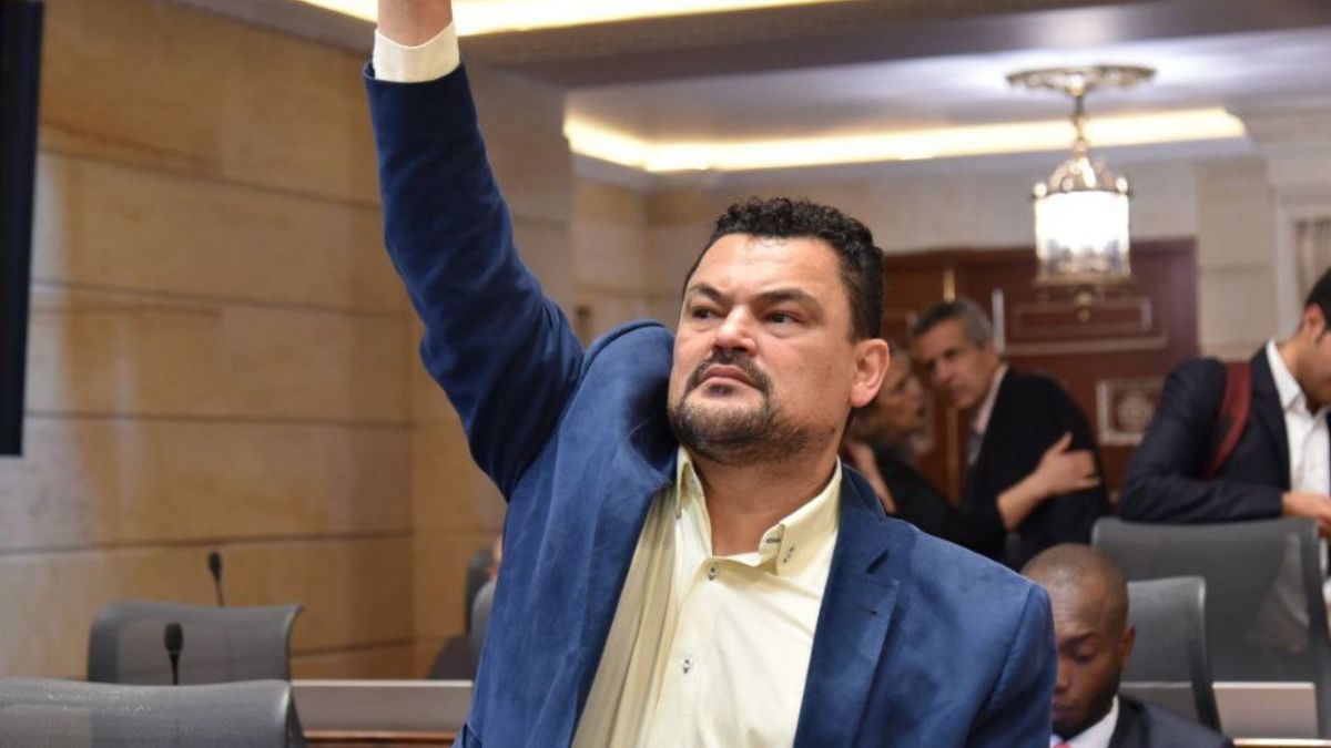 La Corte Suprema de Justicia mantiene abiertos dos expedientes contra el representante Carlos Carreño, de Comunes. El alto tribunal tendrá que definir qué sigue cuando se termine su periodo como congresista.