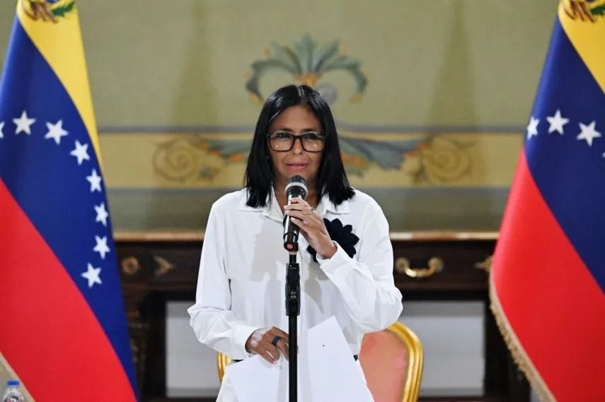 La presidenta (E) de Venezuela, Delcy Rodríguez, declaró el estado de emergencia nacional.