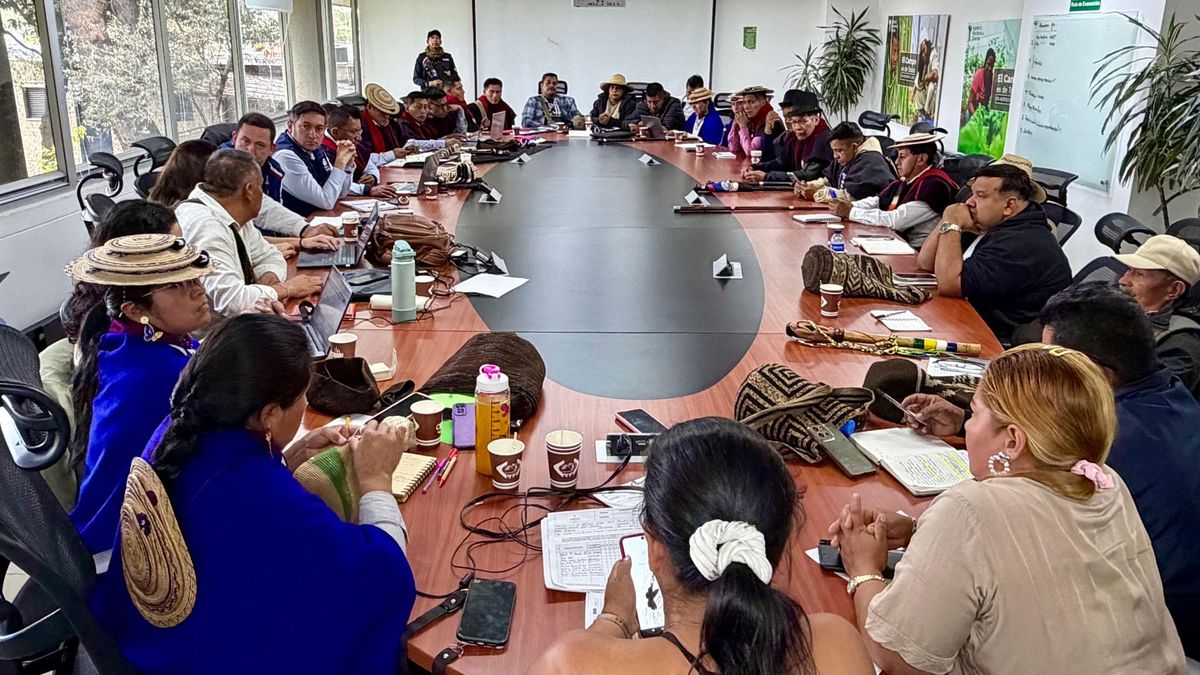 Gobierno y comunidades indigenas llegan a acuerdos por tierras.