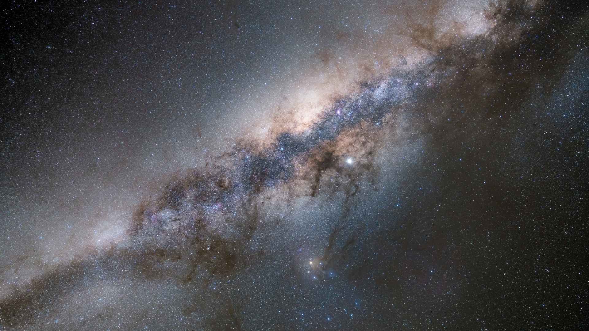 El calendario astronómico de julio de 2026 incluye lluvias de meteoros, encuentros entre planetas y noches favorables para observar la Vía Láctea.