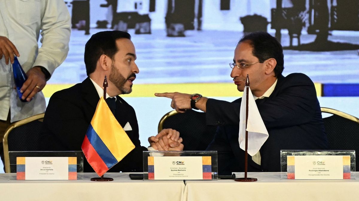 El presidente electo, Abelardo de la Espriella, designó a su vicepresidente, José Manuel Restrepo, como coordinador de un empalme ruidoso y repleto de desconfianza hacia el gobierno de Gustavo Petro.