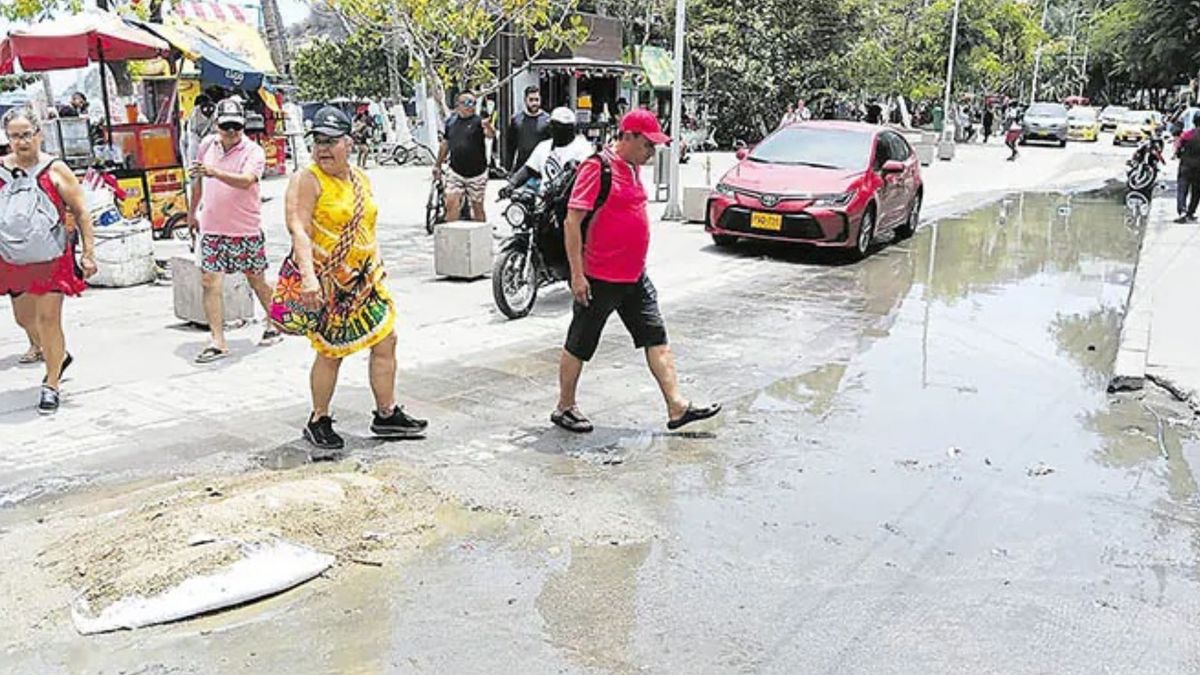 Aguas residuales en balneario El Rodadero