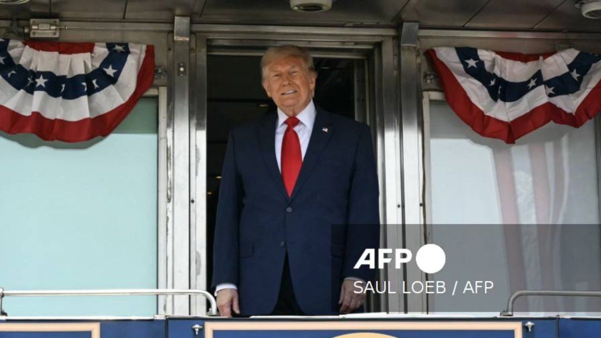 "Va a hacer aproximadamente 107 grados (Fahrenheit, 41 ºC), y voy a ir y voy a pronunciar un discurso muy largo, solo para demostrar que puedo hacer cualquier cosa", aseguró Trump el miércoles.