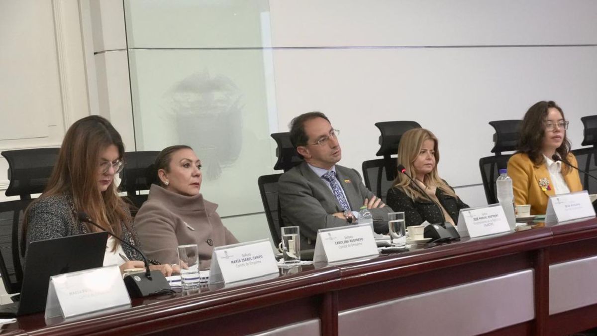 La primera sesión de las comisiones nacionales de empalme dejó al descubierto un cronograma, varias tensiones y una promesa de transparencia de parte y parte.