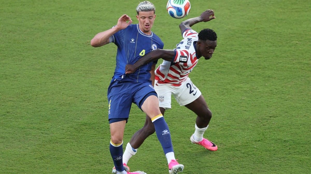 Expulsión del futbolista estadounidense Folarin Balogun