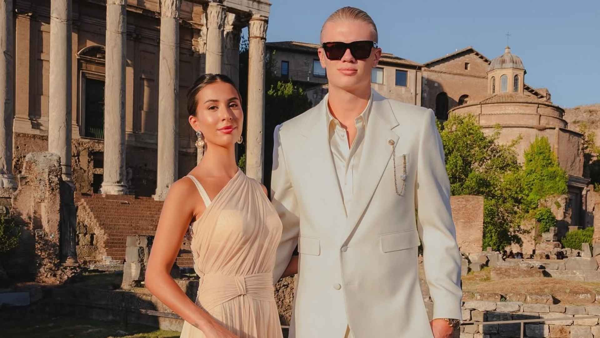 Erling Haaland e Isabel Haugseng Johansen mantienen una relación desde la adolescencia y tienen un hijo llamado Odín.