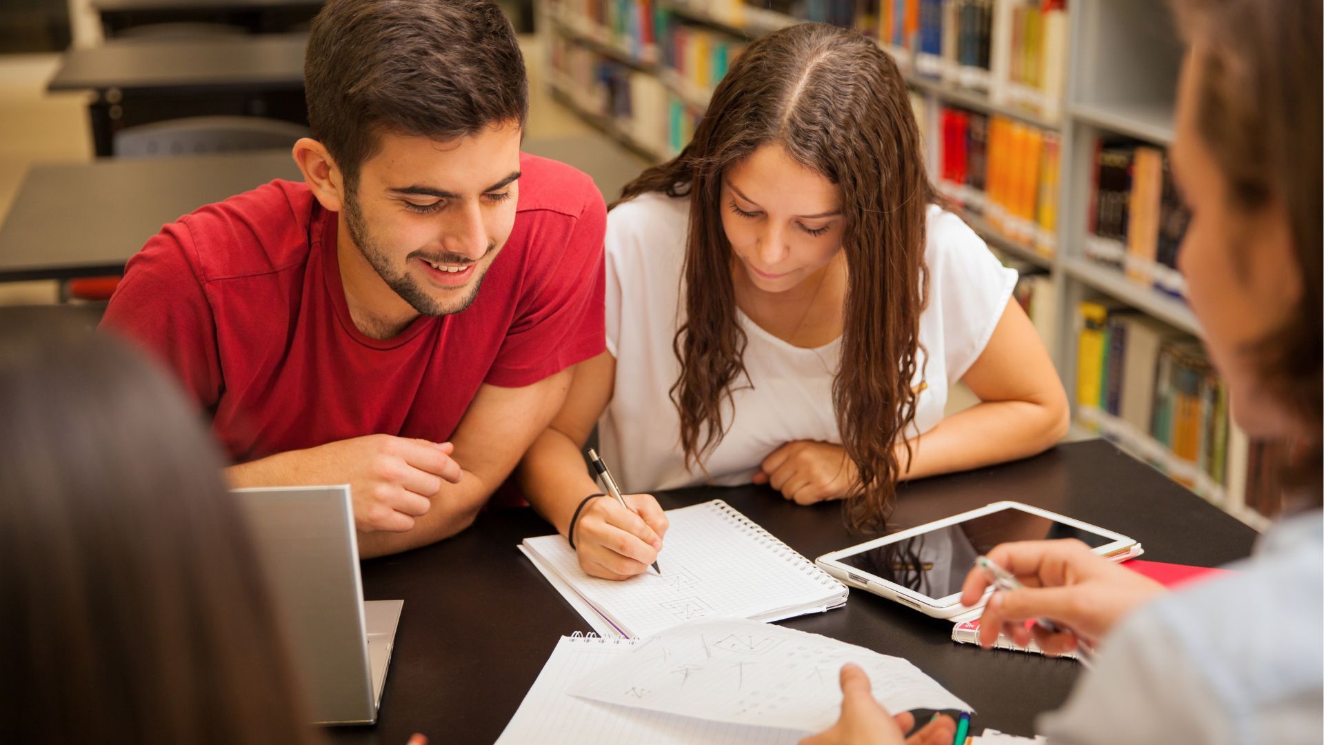 Los interesados podrán cubrir el 100% de la matrícula en sus estudios.