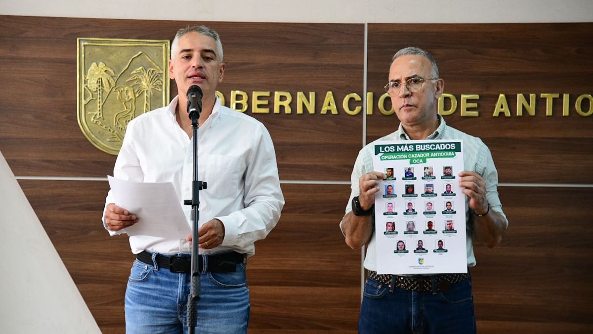 Gobernador de Antioquia Andrés Julián Rendón y Secretario de Seguridad general en retiro Luis Eduardo Martínez