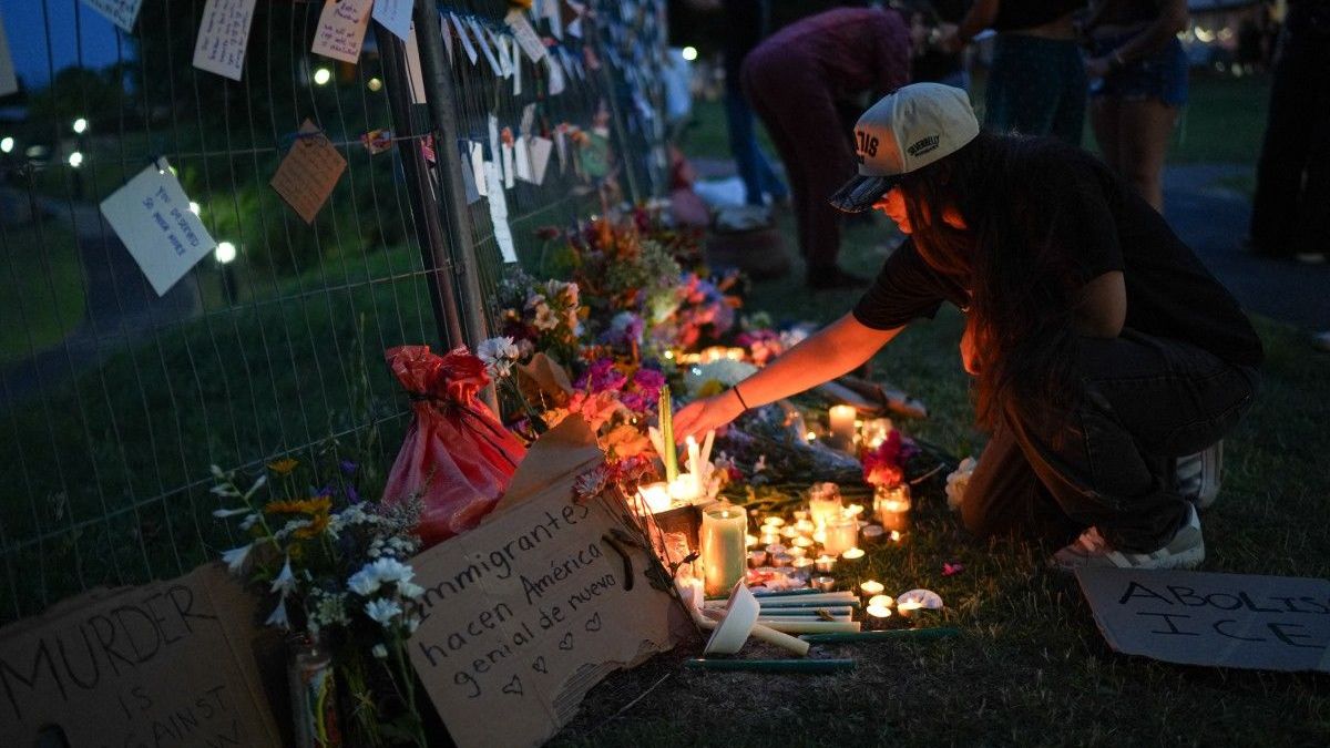Monumento en memoria del colombiano Joan Sebastián Guerrero que murió en un tiroteo con el ICE el 13 de julio de 2026 en Biddeford, Maine.