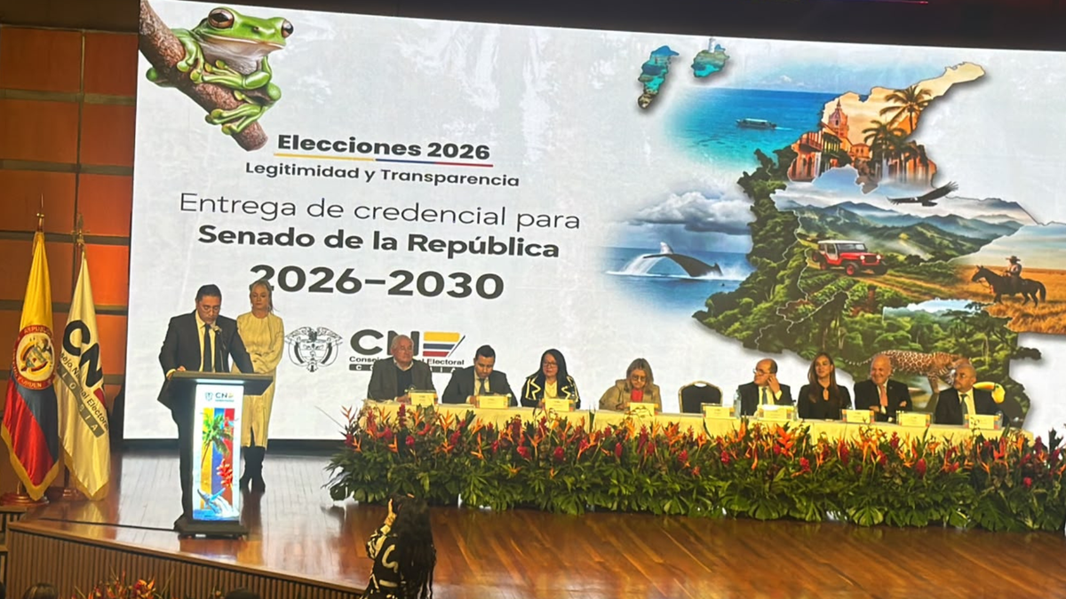CNE entrega credenciales a los nuevos senadores y defiende la transparencia de las elecciones de 2026