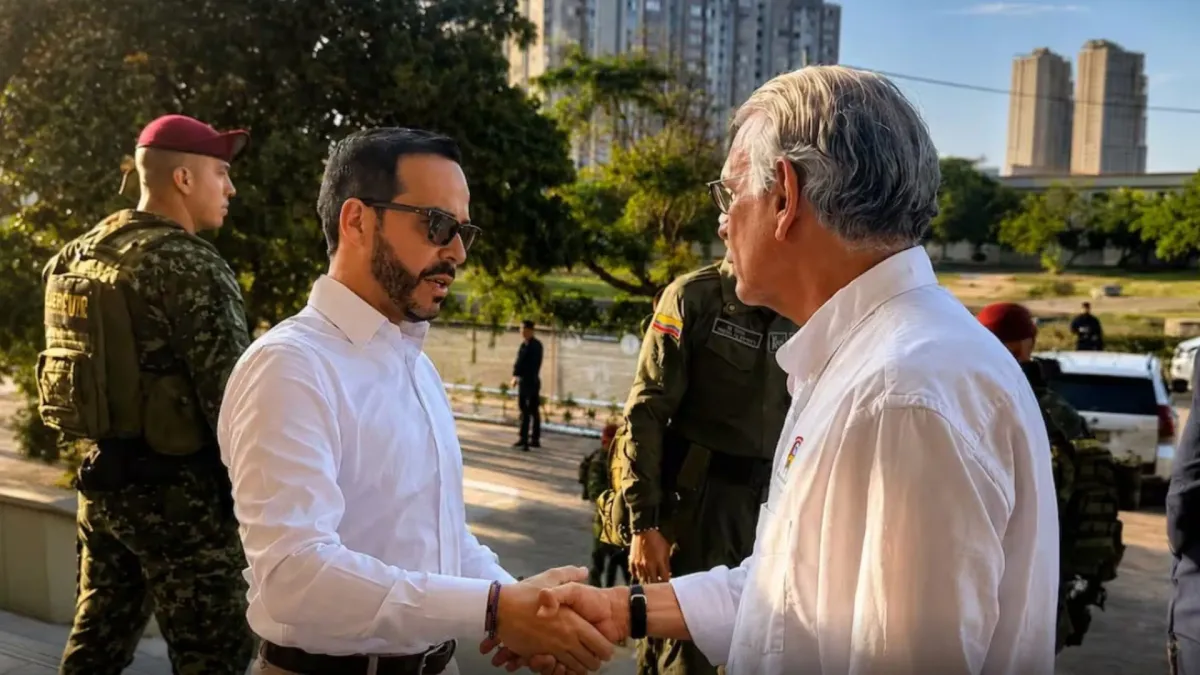 Fotografía de Abelardo De La Espriella y gobernador del Atlántico, Eduardo Verano, en la reunión que sostuvieron.