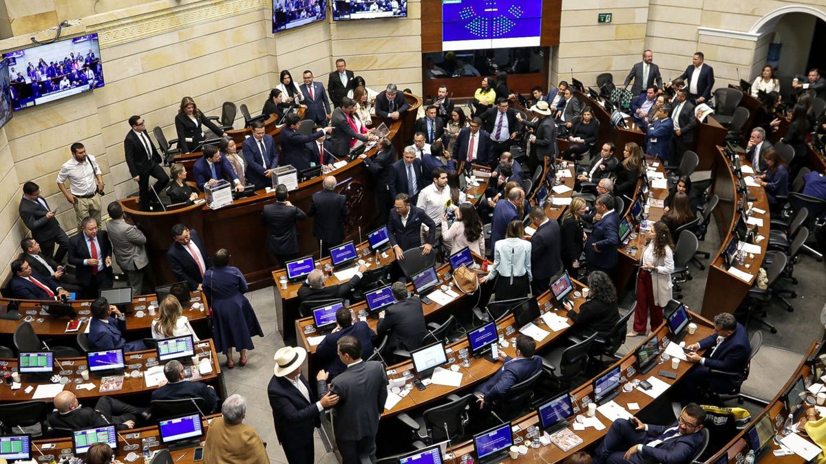 Ese día, los miembros del Senado y la Cámara de Representantes analizarán para aprobar o no que el presidente electo Abelardo de la Espriella se posesione en una guarnición militar.