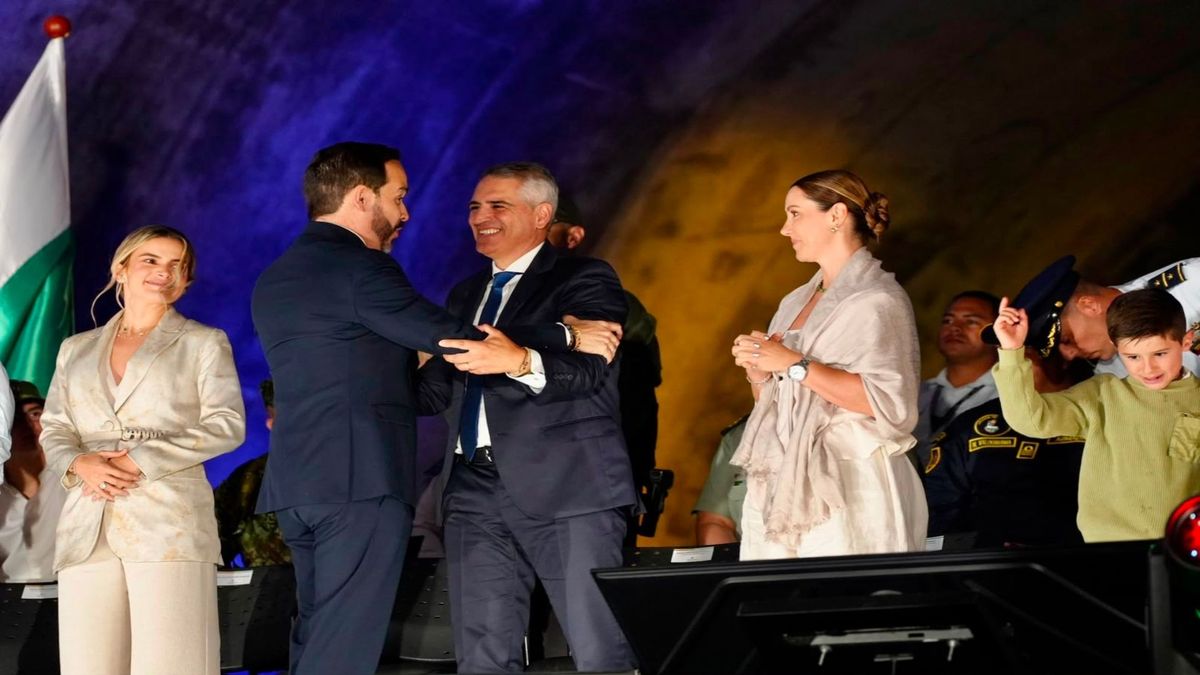 Andres Julian Rendon y Abelardo de la Espriella en el Tunel del Toyo