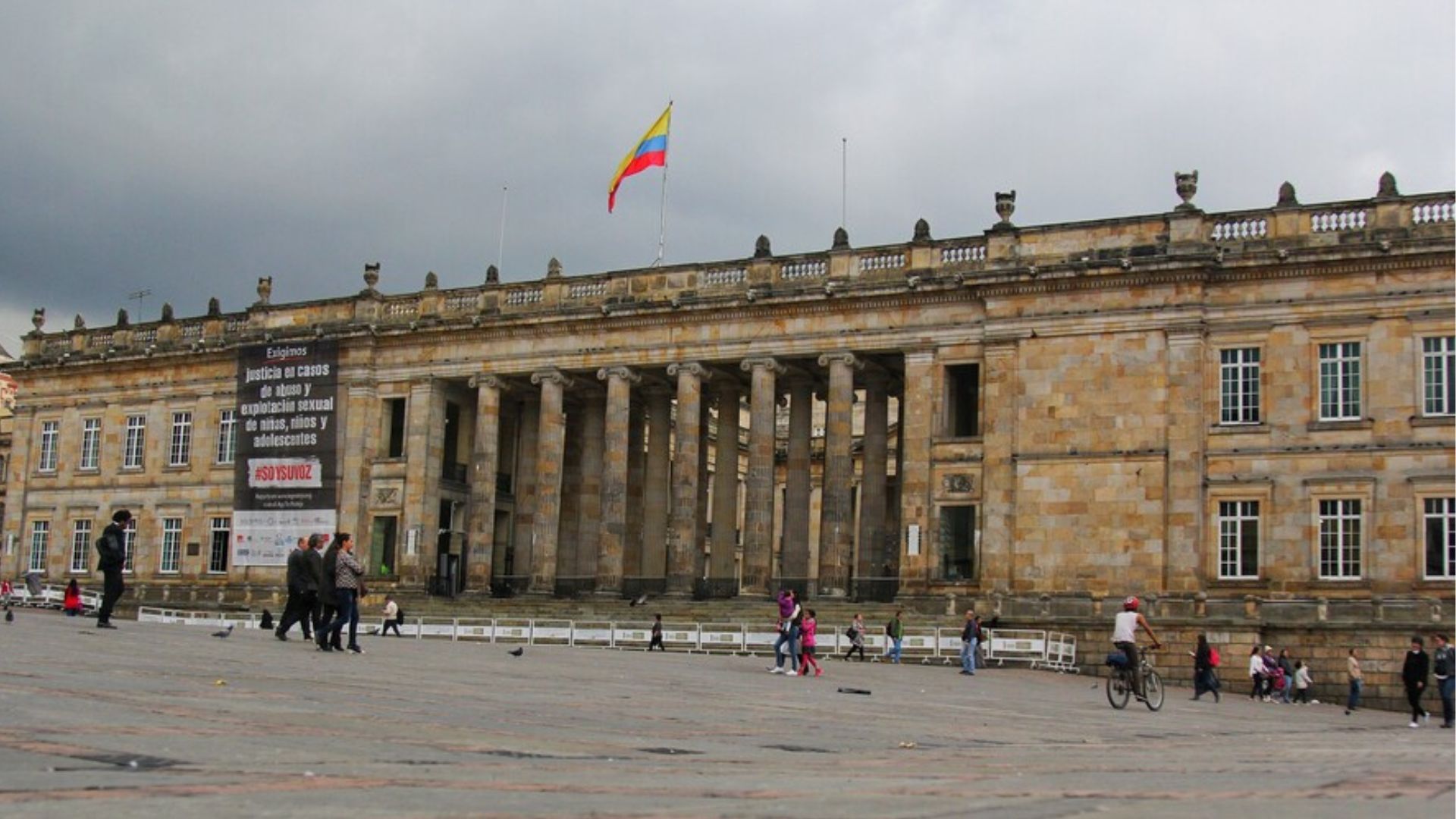 En Colombia, el sistema legislativo se divide en Cámara y Senado; a su vez, hay divisiones internas.