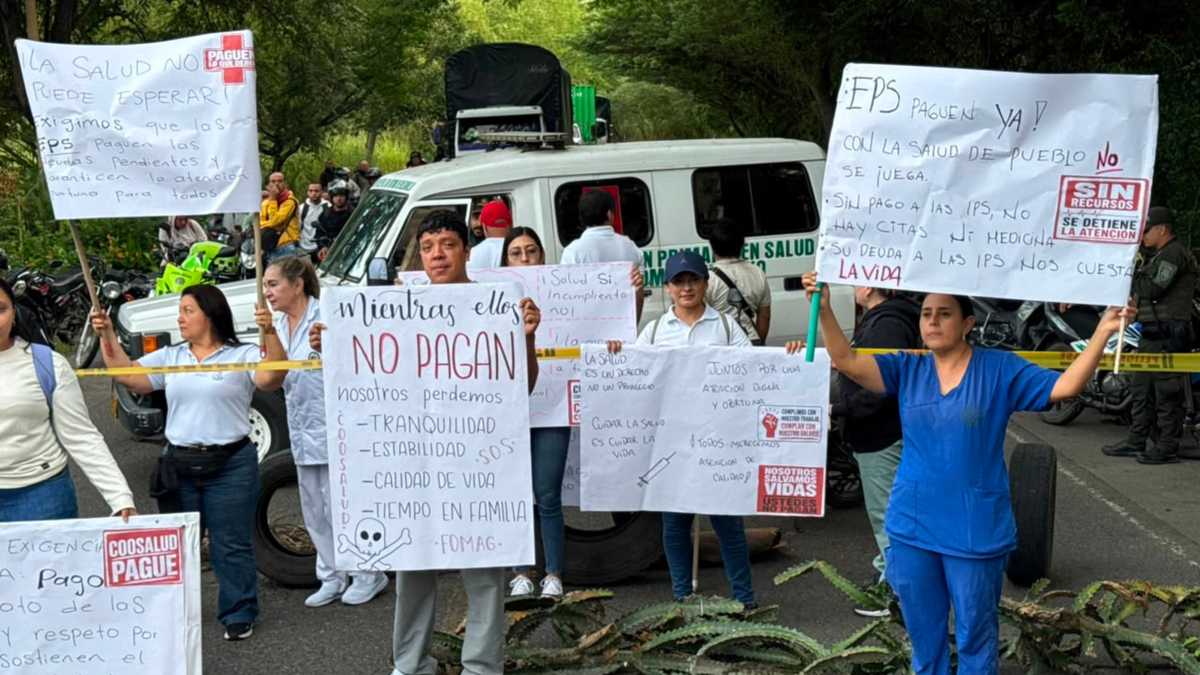 Trabajadores médicos del norte del Valle del Cauca se movilizaron durante la jornada de este miércoles en Roldanillo.
