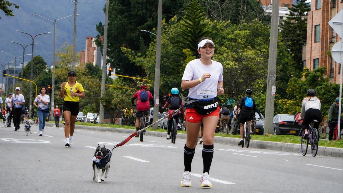 Bogotá será sede por tercera vez de una carrera con mascotas para promover la actividad física.