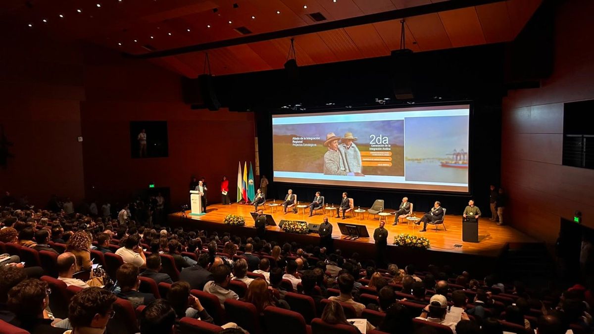 La CAF anunció 9 mil millones de dólares para Colombia