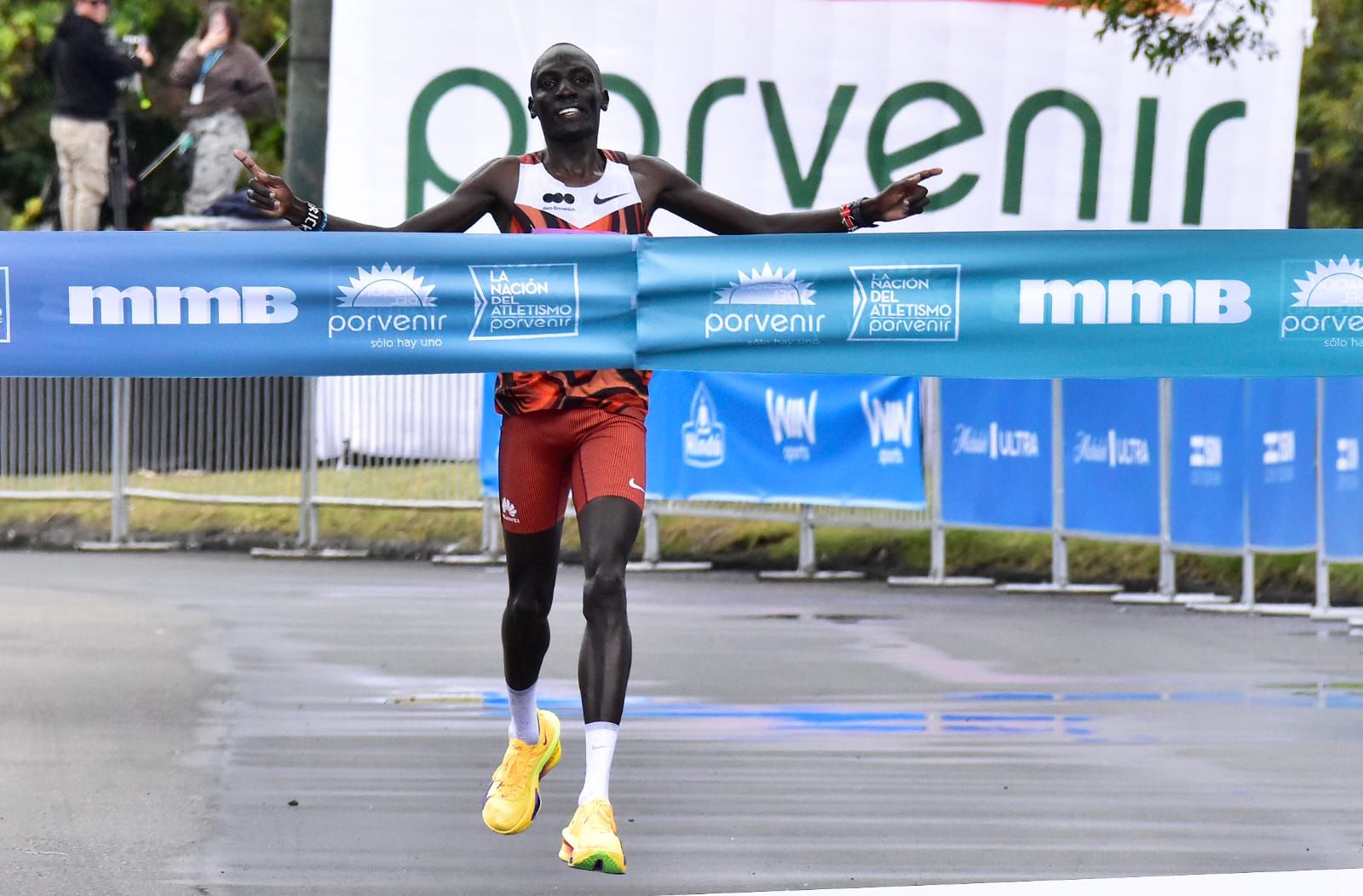Eric Sang logra el primer lugar en la Media Maratón de Bogotá y rompe el récord tras varios años.