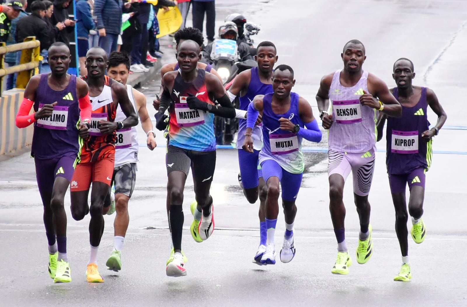 Grupo líder de la Media Maratón de Bogotá 2026