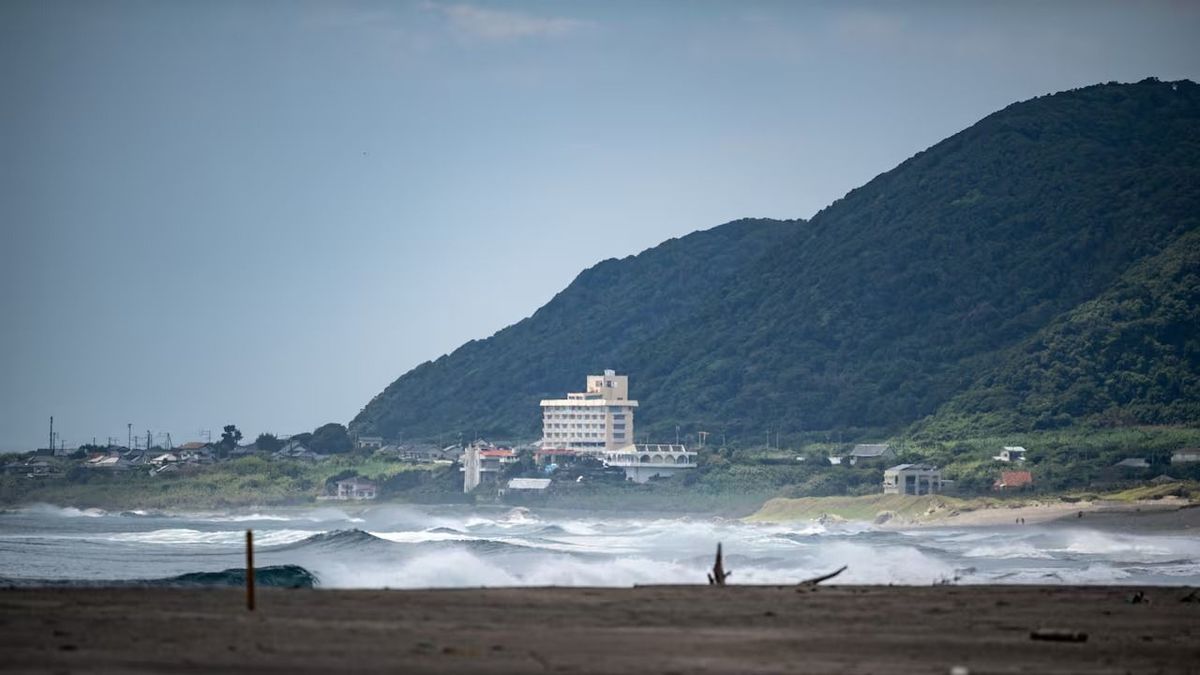 El tsunami podría alcanzar hasta un metro de altura y llegar hacia las 17H00 (08H00 GMT), añadió la JMA.