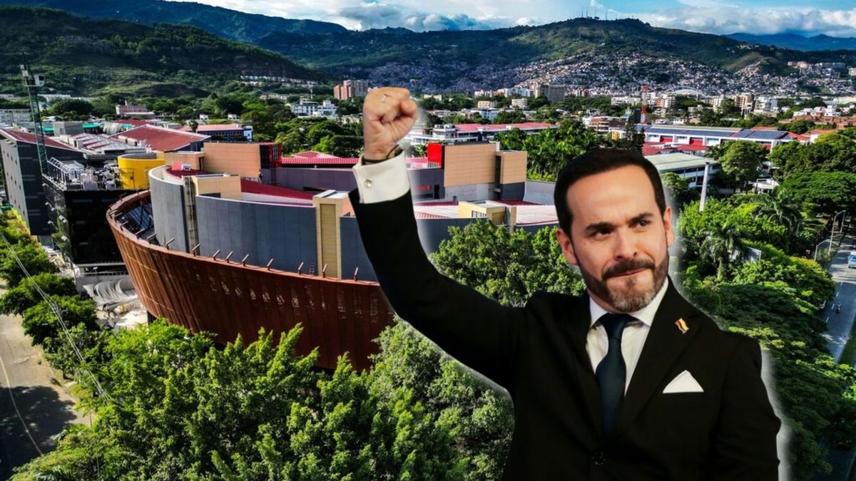 Posesión de Abelardo De La Espriella sería en la Arena USC