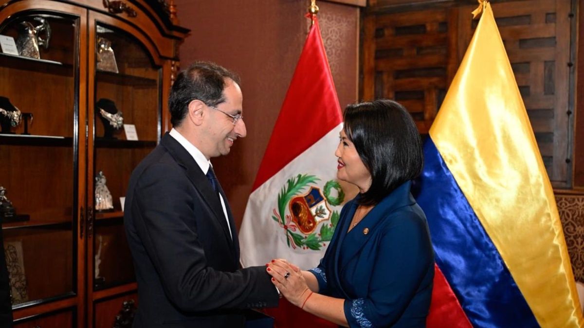 Vicepresidente José Manuel Restrepo y presidenta del Perú, Keiko Fujimori