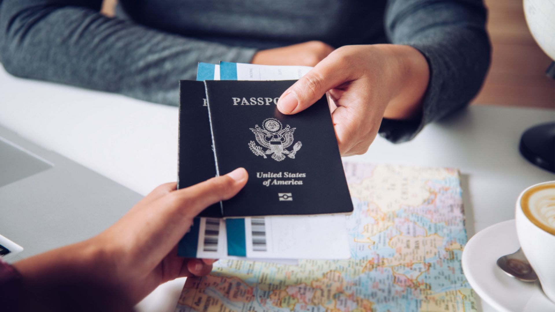 Uno de los errores más comunes entre los viajeros es pensar que pueden ingresar a cualquier país mientras el pasaporte no esté vencido.
