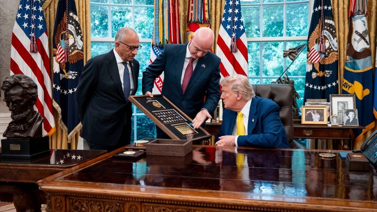 El principal asesor de Gianni Infantino, Carlos Cordeiro, con el presidente Donald Trump