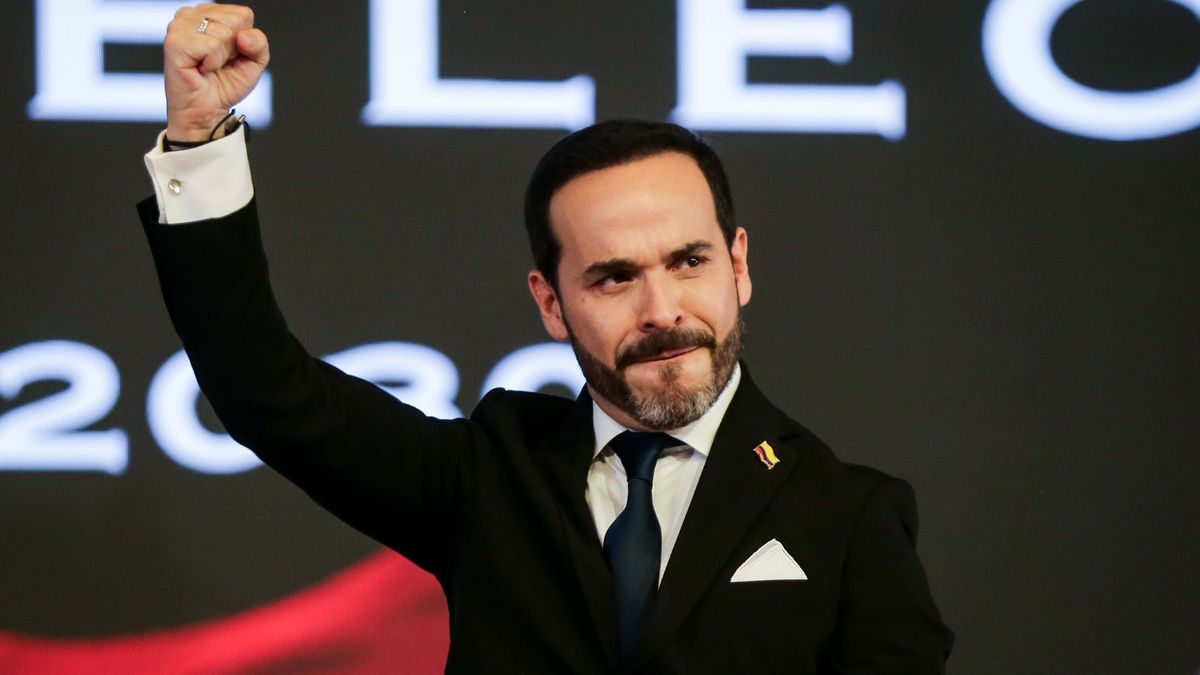Con el paso de los años, el abogado comenzó a plantear sus posiciones frente a temas políticos. Eso lo llevó a dar el salto a la política electoral.