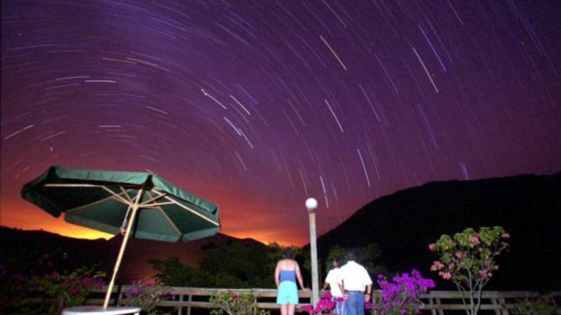 Durante el pico de las Perseidas, los observadores podrán apreciar meteoros cruzando el cielo sin necesidad de telescopios.