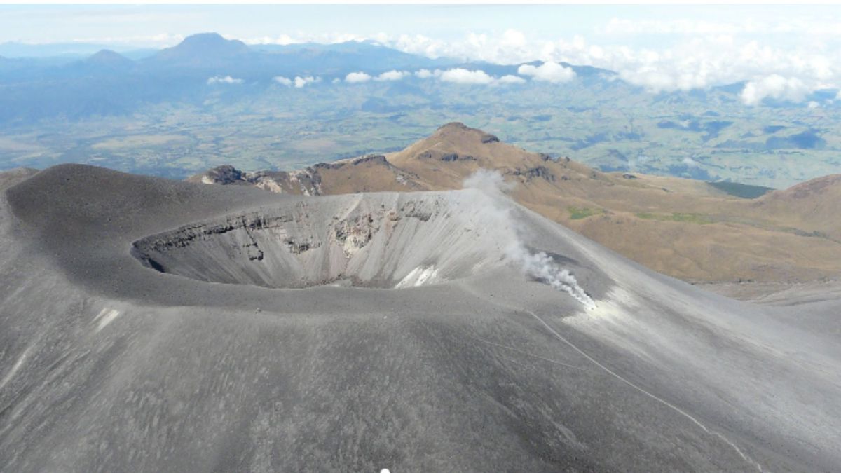 El volcán se encuentra en alerta naranja.