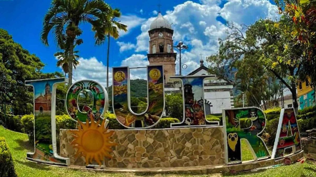 Atacan con explosivos la estación de policía de Íquira, Huila