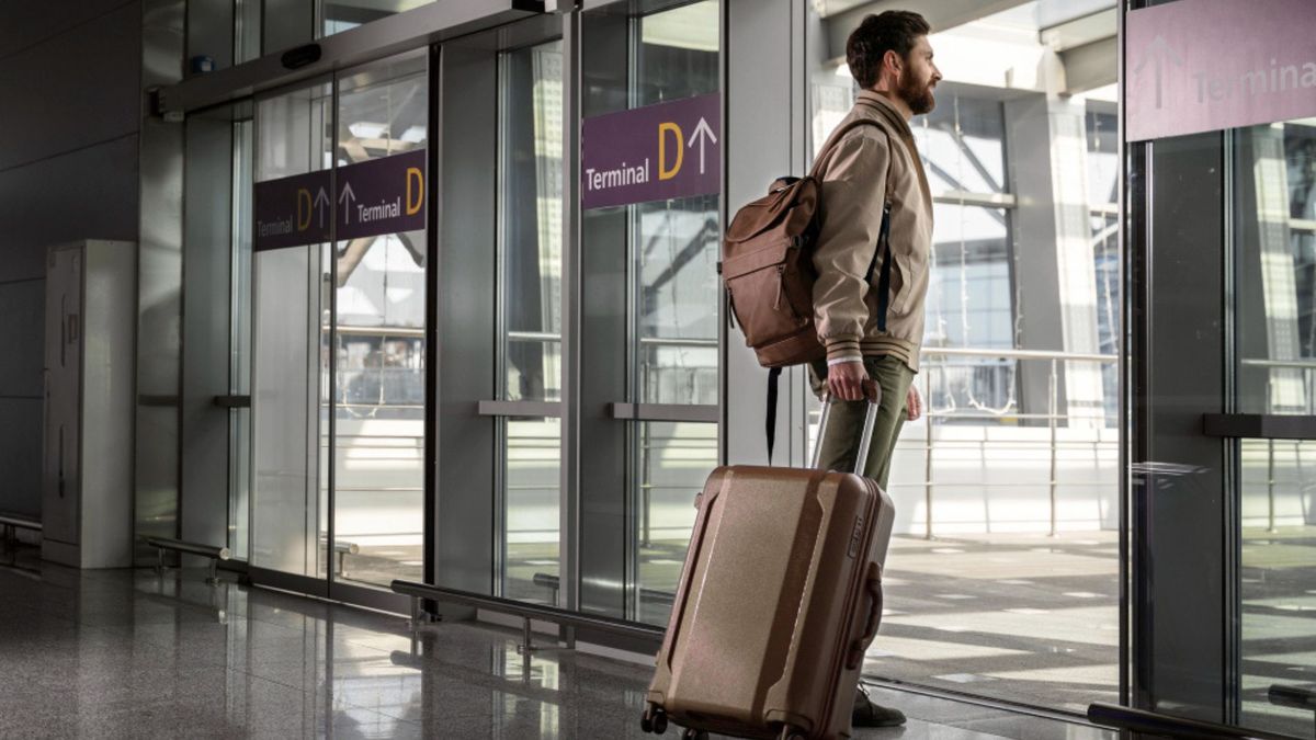 Cuando una aerolínea cancela un vuelo por razones atribuibles a su operación, debe brindar soluciones al pasajero afectado.