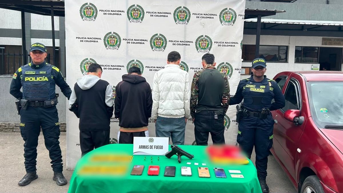 Captura en flagrancia de cuatro hombres en la localidad de Fontibón