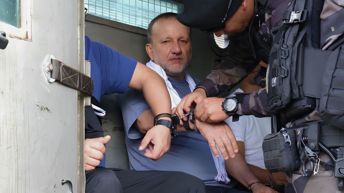 El Inpec trasladó a Carlos Mario Jiménez, alias 'Macaco', un exjefe paramilitar que dialogaba con Gustavo Petro en el marco de la 'Paz Total'. Abelardo de la Espriella lo ordenó.